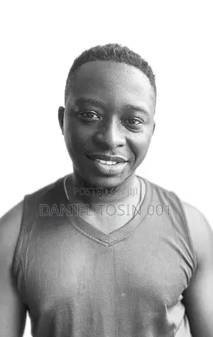 Akamo Tosin