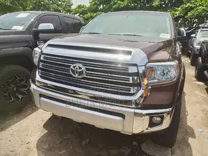 Toyota Tundra 1794 5.7L V8 w/FFV 4x2 CrewMax 5.6 ft. box 145.7 in. WB