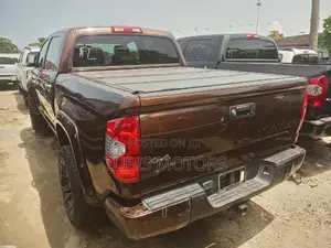 Toyota Tundra 1794 5.7L V8 w/FFV 4x2 CrewMax 5.6 ft. box 145.7 in. WB