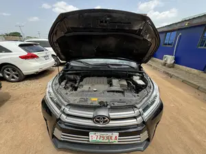 Toyota Highlander LE Plus 4dr SUV AWD (3.5L 6cyl 6A) 2015 Black