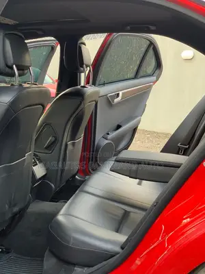 Mercedes-Benz C250 2012 Red