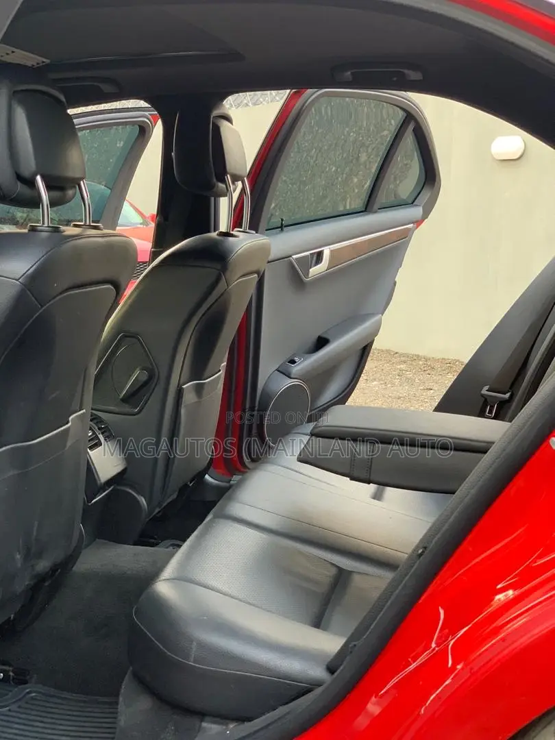 Mercedes-Benz C250 2012 Red