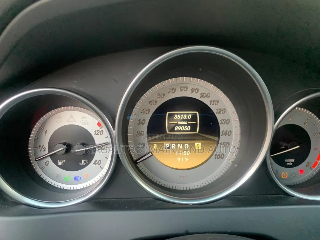 Mercedes-Benz C250 2012 Red