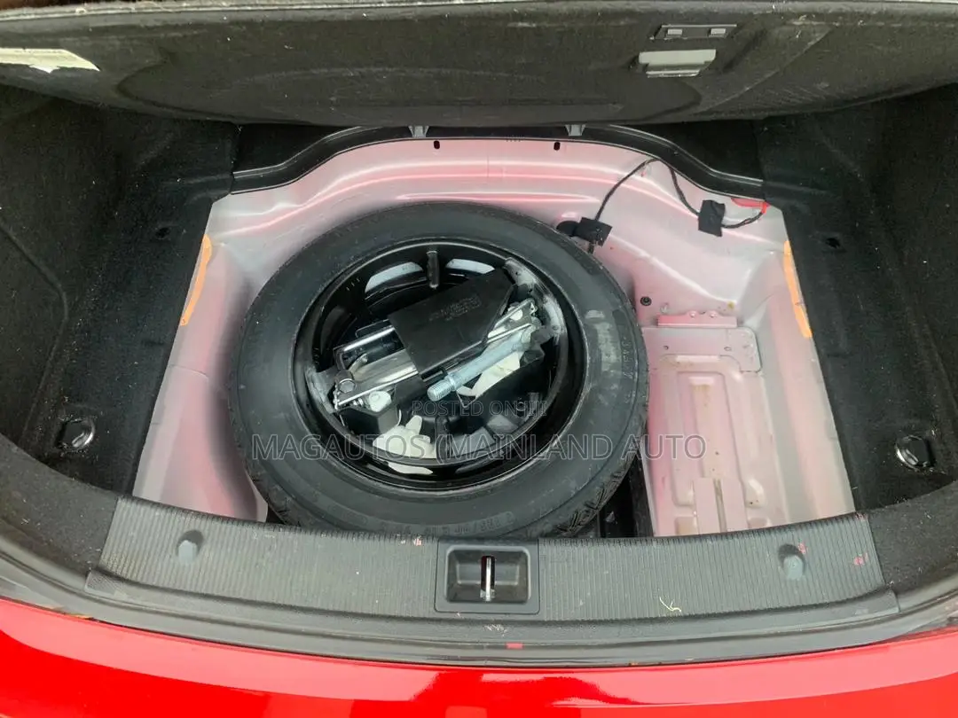 Mercedes-Benz C250 2012 Red