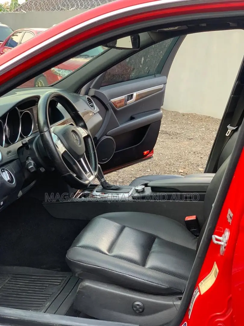 Mercedes-Benz C250 2012 Red