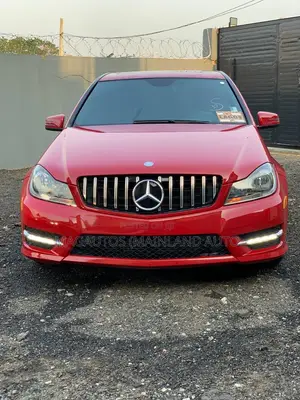 Mercedes-Benz C250 2012 Red