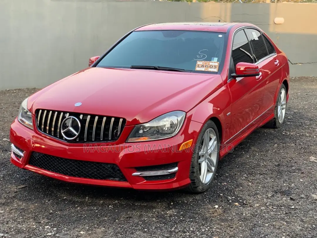 Mercedes-Benz C250 2012 Red