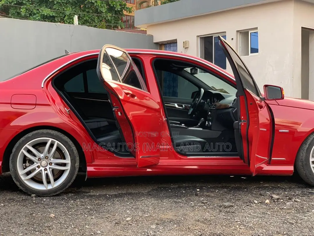 Mercedes-Benz C250 2012 Red