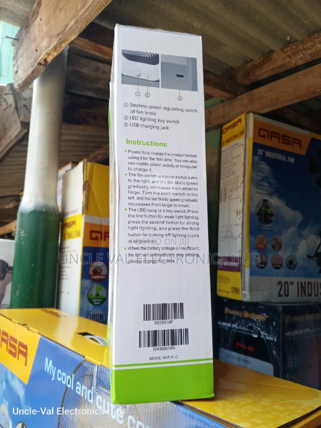Iwin 8" Rechargeable Desktop Fan