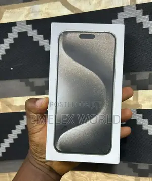 New Apple iPhone 15 Pro Max 256 GB Gold