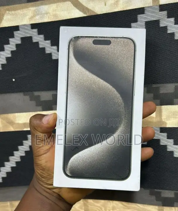 New Apple iPhone 15 Pro Max 256 GB Gold