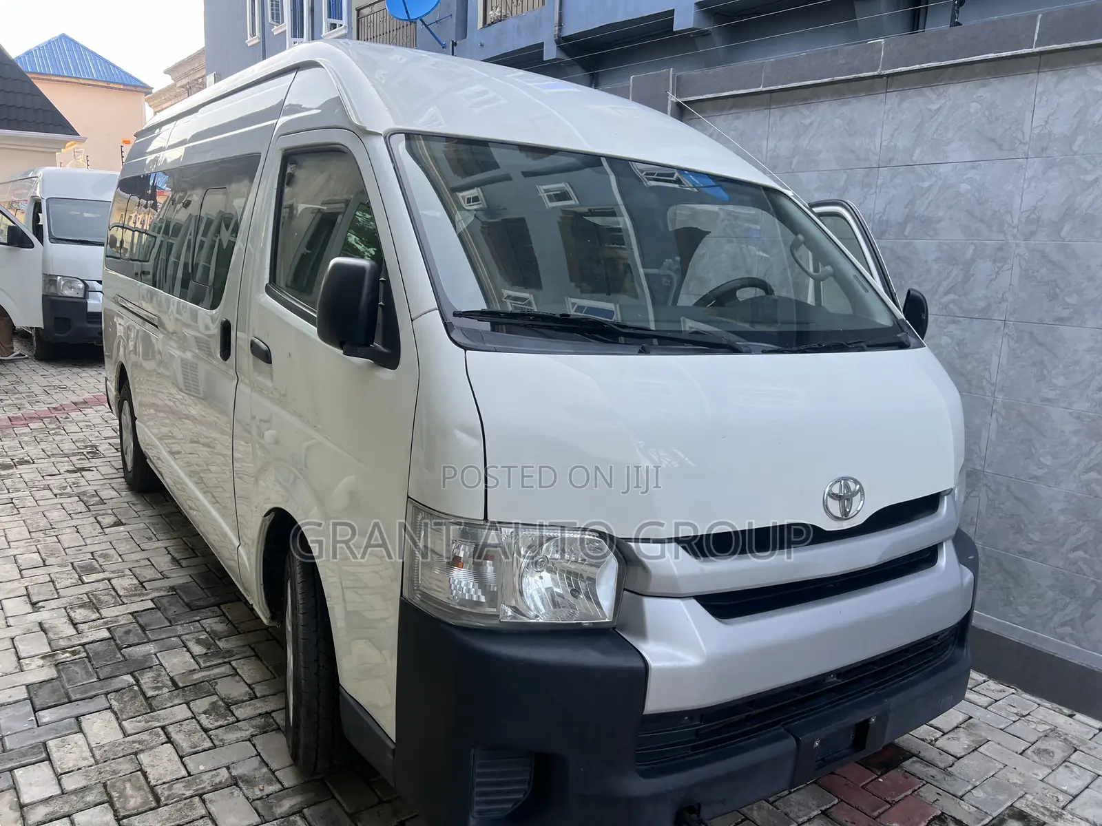 Toyota HiAce 2019 White