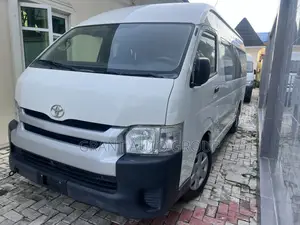 Toyota HiAce 2019 White