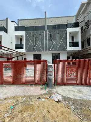 5bdrm Duplex in Chevron for sale