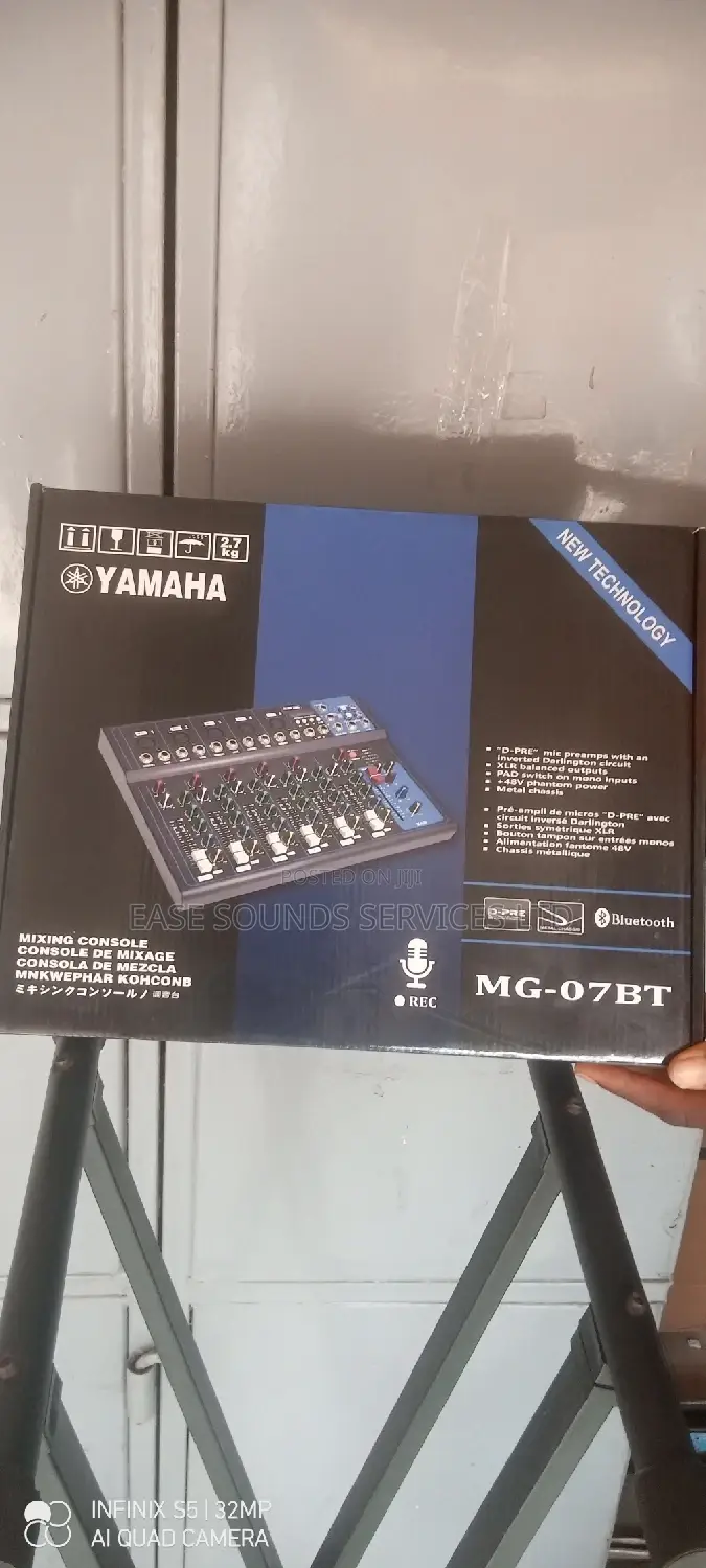 Yamaha Mixer 7channels
