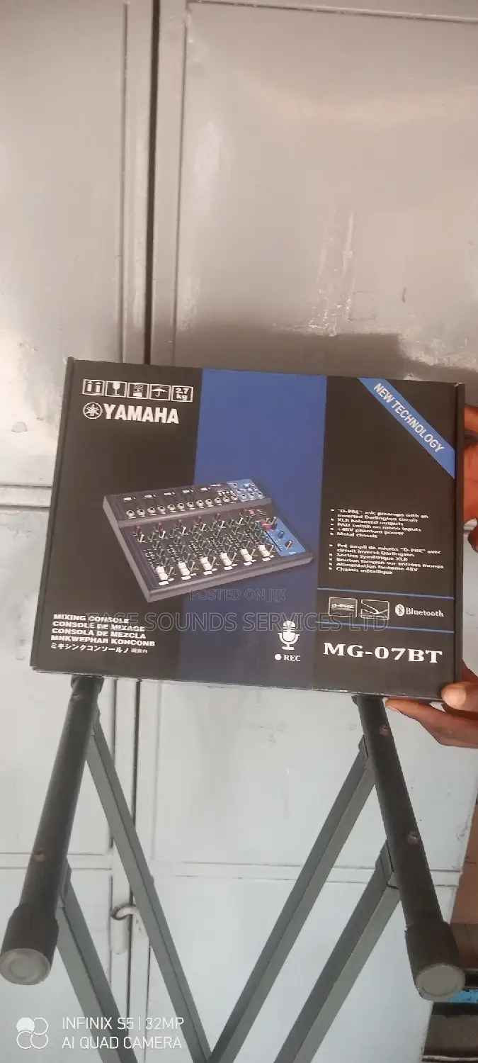 Yamaha Mixer 7channels