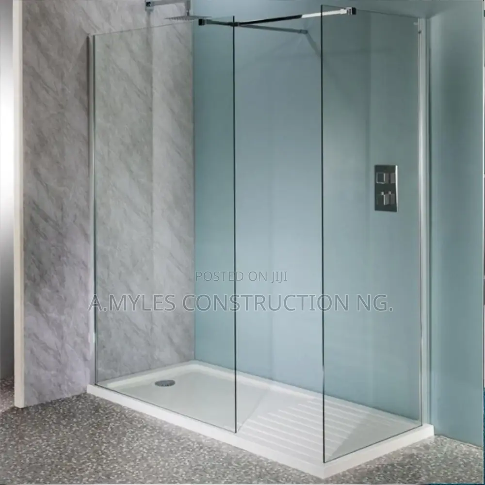 Transparent Shower Cubicles