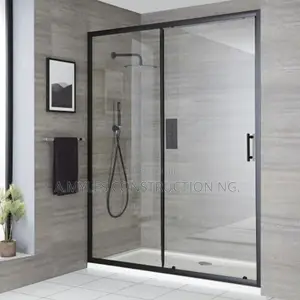 Black Rings Shower Cubicles