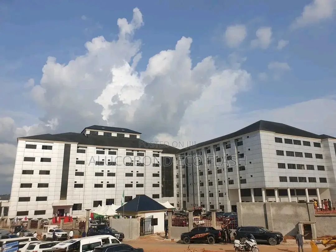 White Silver Gray Alucobond Cladding