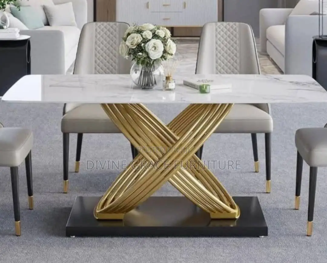 Classic Dinning Table With Chairs