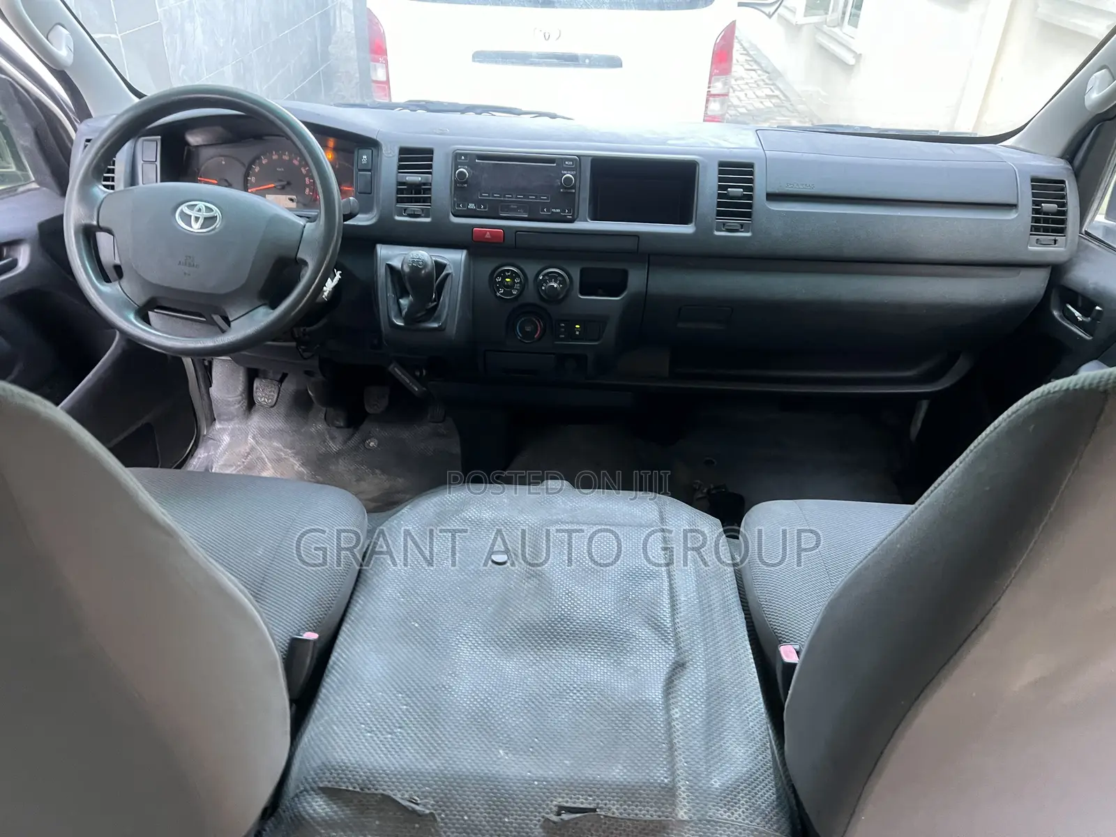 Toyota HiAce 2018