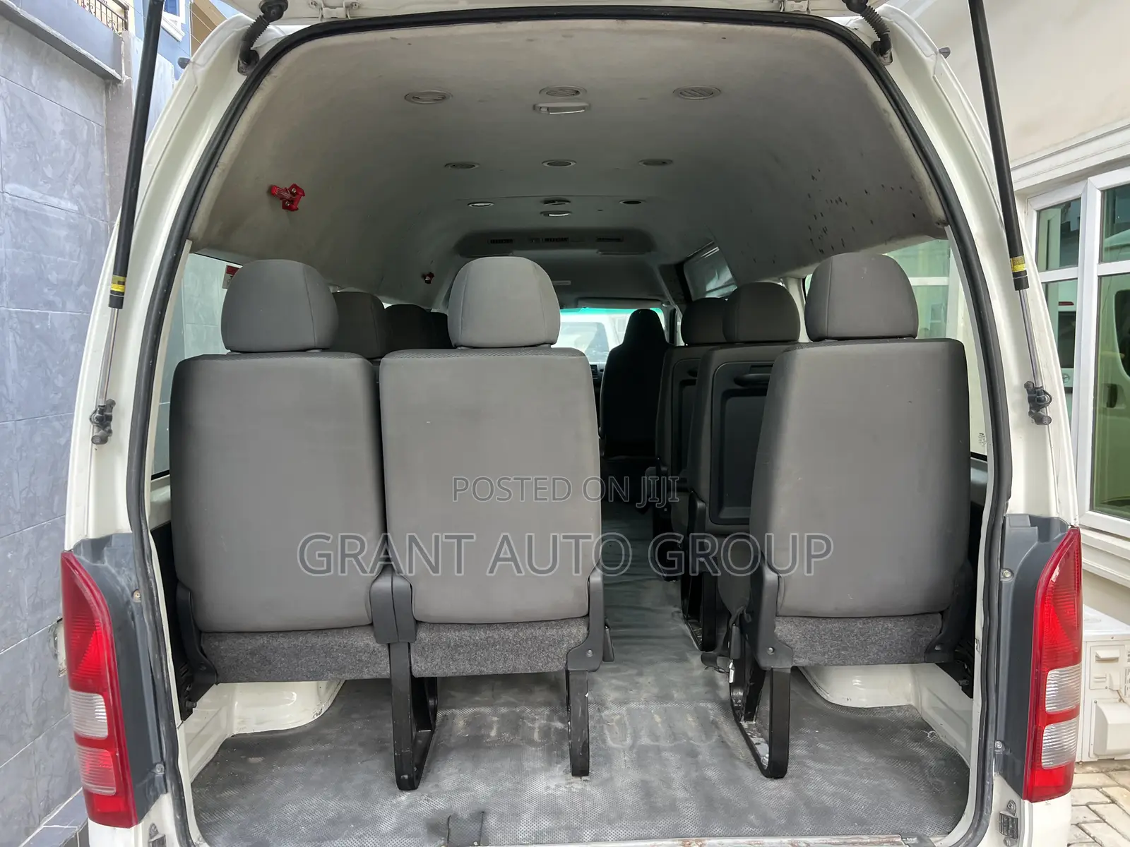 Toyota HiAce 2018