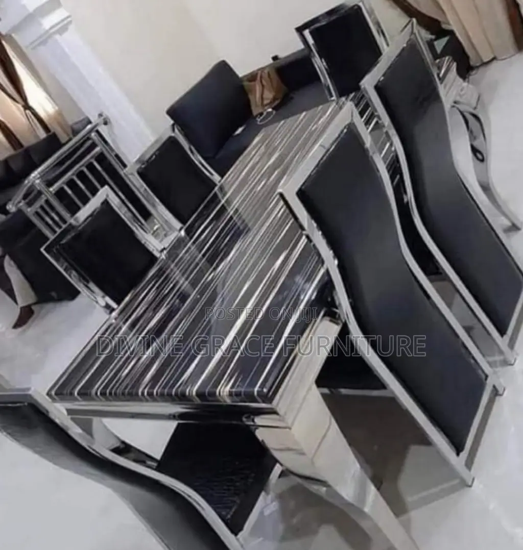 Dinning Table With Chairs