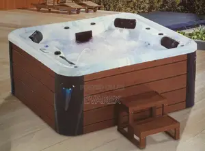 Luxury Spa Jacuzzi With Remote Control, in-Built Heater