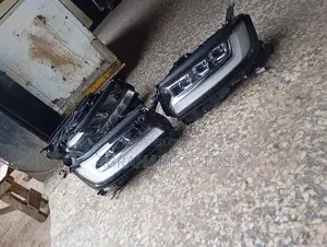 Set Headlamp for Toyota Land Cruiser 2020 Available as Seen