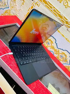 Laptop Apple MacBook Air 2022 M2 8GB Intel Core M SSD 256GB