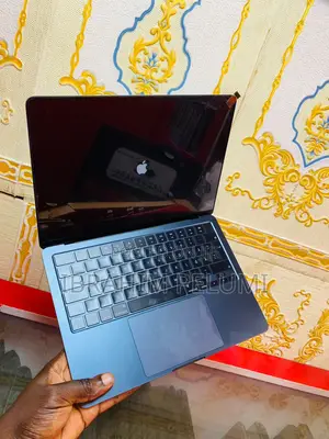 Laptop Apple MacBook Air 2022 M2 8GB Intel Core M SSD 256GB