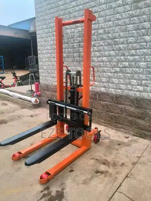 Stacoker 2000kg