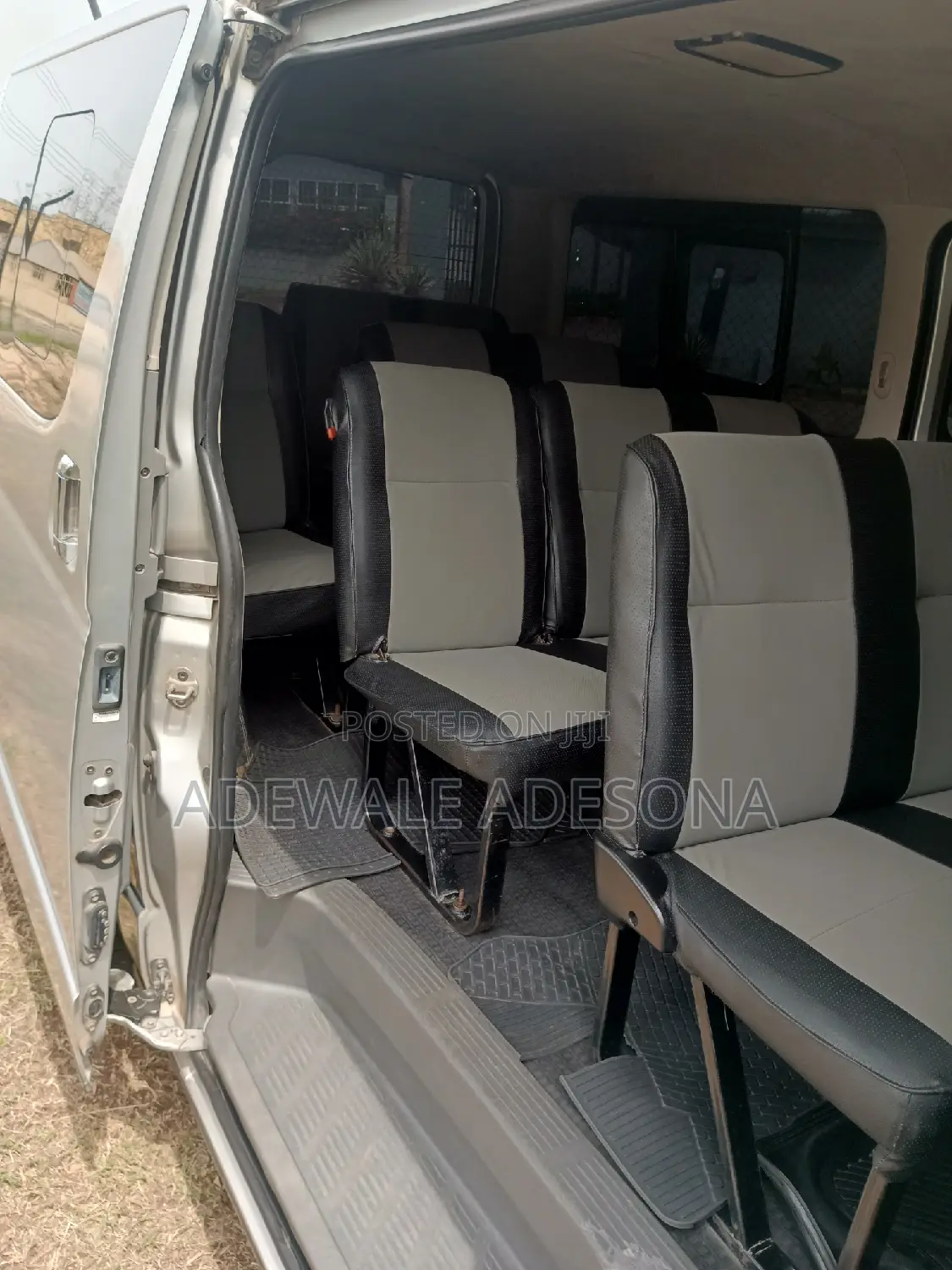 Dewaxy Bus Rental Services