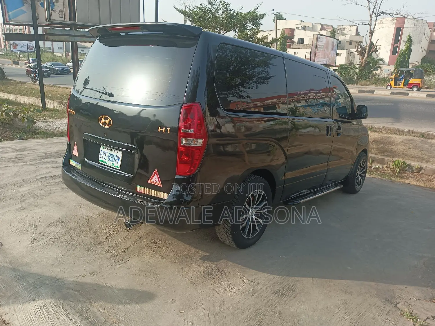 Dewaxy Bus Rental Services