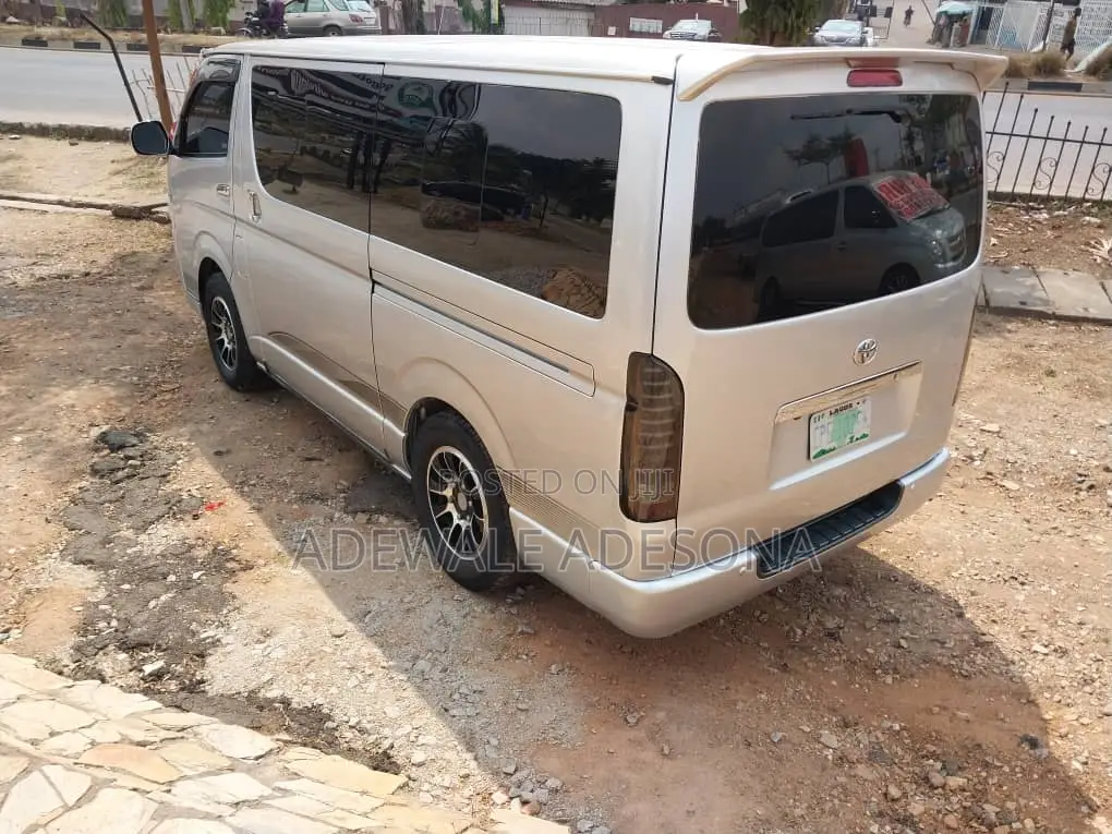 Dewaxy Bus Rental Services