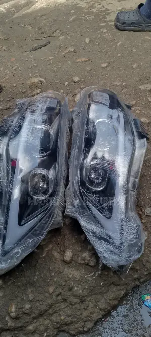Headlight for Corolla 2011 Model