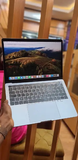 Laptop Apple MacBook Pro 2018 16GB Intel Core i7 SSD 1T