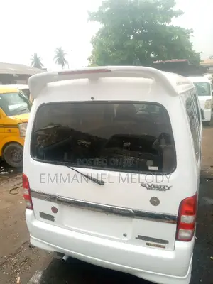 Suzuki APV Minibus 2010 White