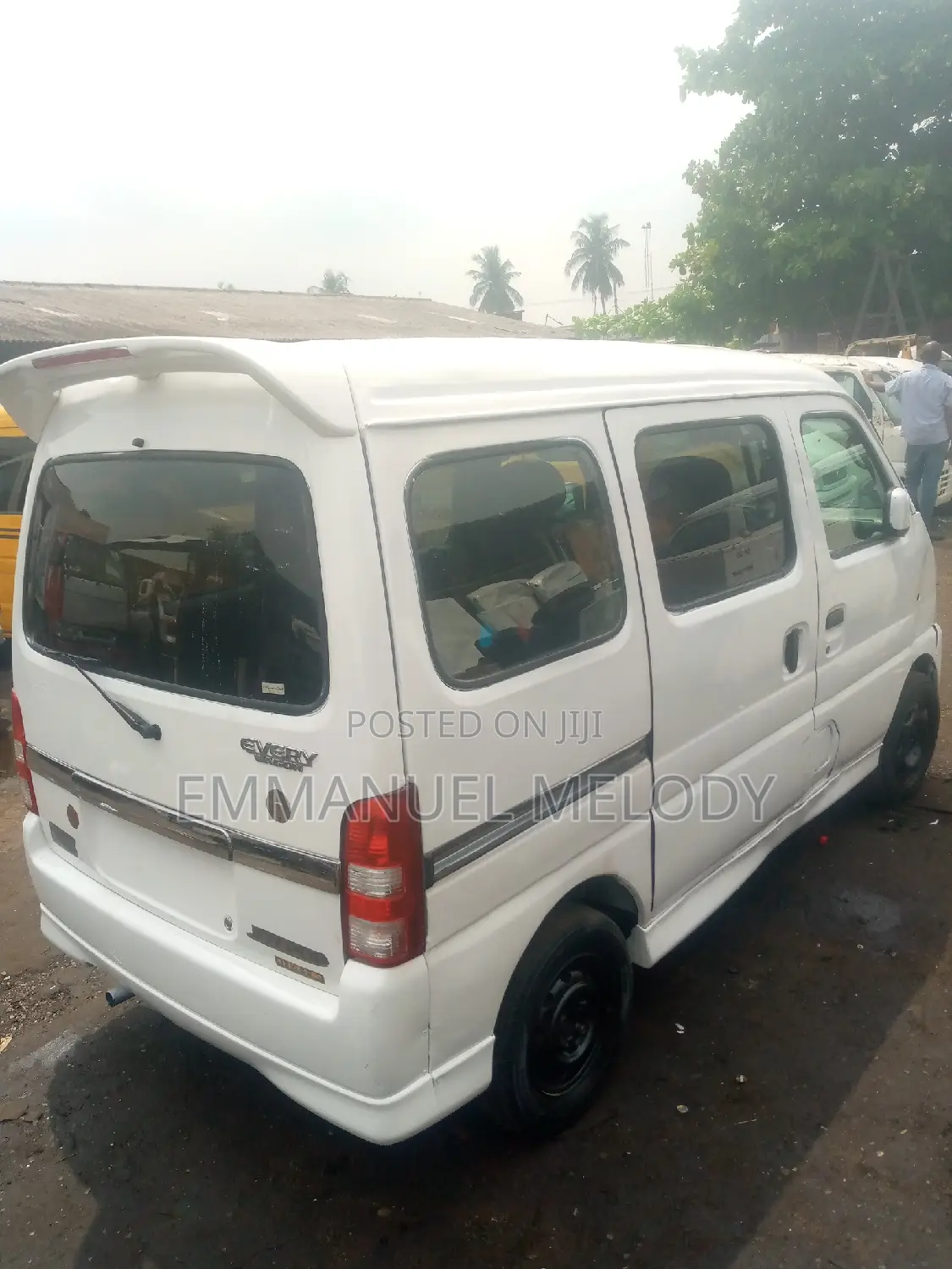 Suzuki APV Minibus 2010 White