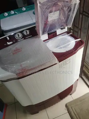8kg Twin Top Manual LG Washing Machine With Roller Jet.