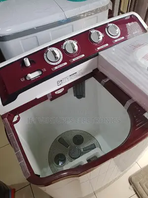 8kg Twin Top Manual LG Washing Machine With Roller Jet.