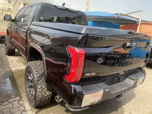 Toyota Tundra 2024 Black