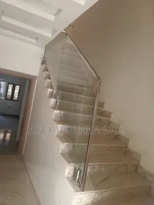 Framed Top Glass Staircase