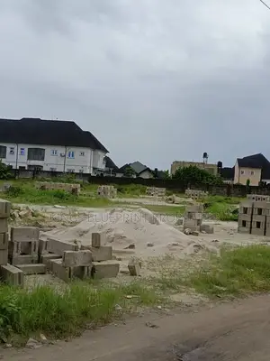 Distress Sale of 100 by 100 at Opete Warri Delta States