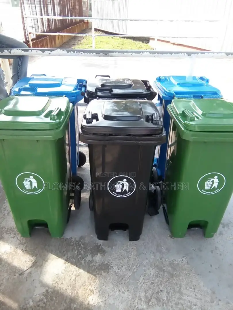 Foreign Plastic Waste Bin With Feet Pedal 240l