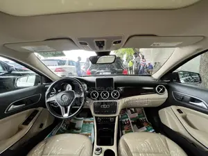 Mercedes-Benz GLA 250 2015 Brown