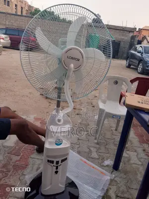 Lontor 18" Rechargeable Standing Fan With Water Mist.