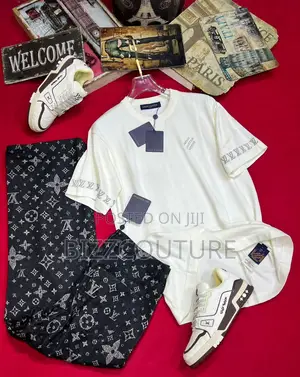 Original LOUIS VUITTON T-Shirts Available in Store
