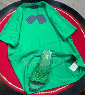Original LOUIS VUITTON T-Shirts Available in Store
