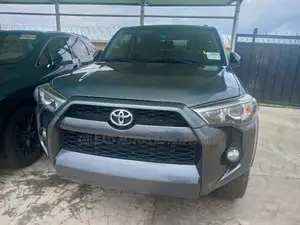 Toyota 4-Runner Trail Premium 4dr SUV 4WD (4.0L 6cyl 5A) 2014 Gray
